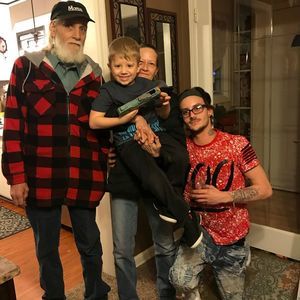 Meet your Posher, Larry